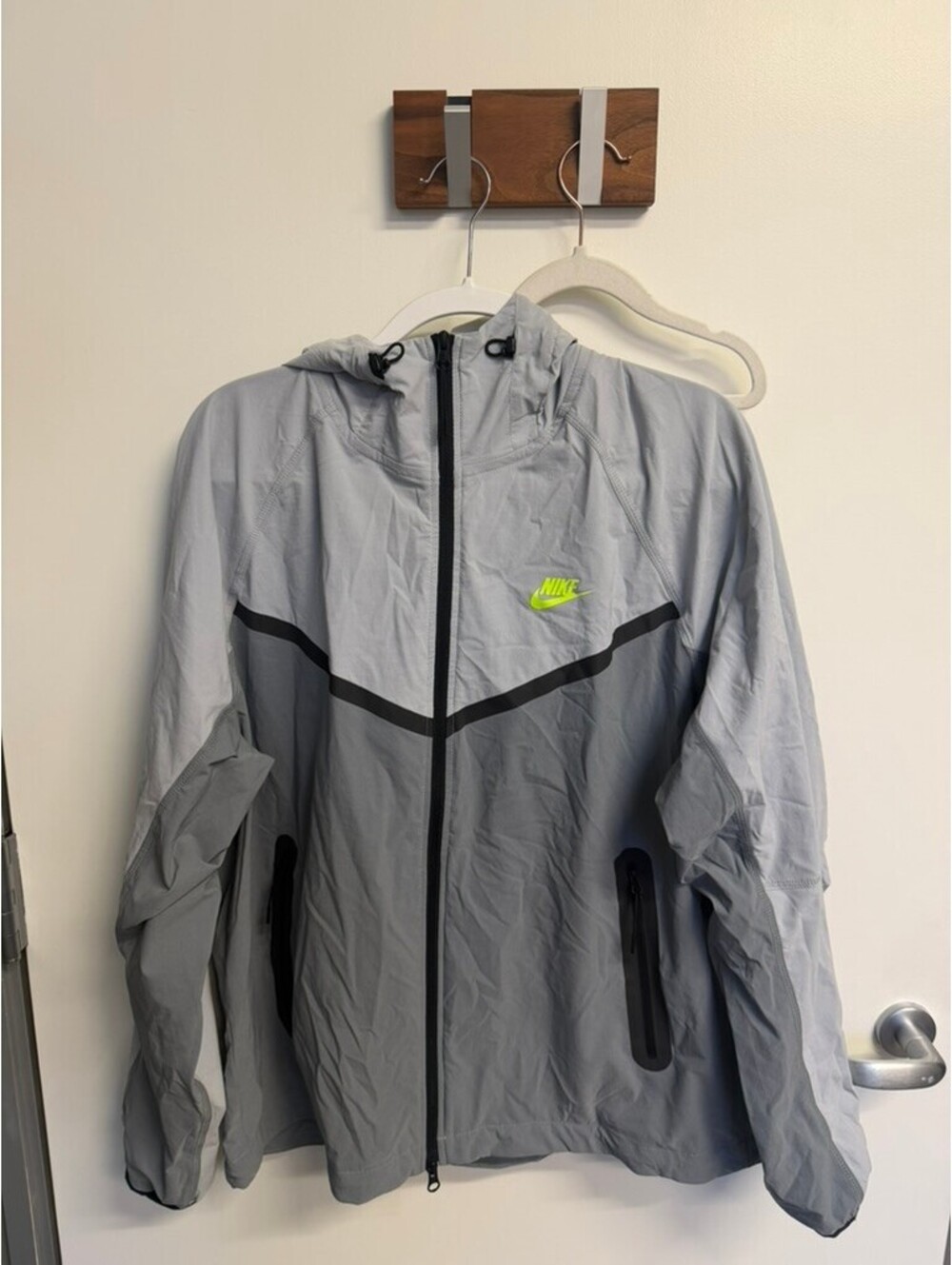Brand New Nike Mens Full Zip Windbreaker - Size Medium
